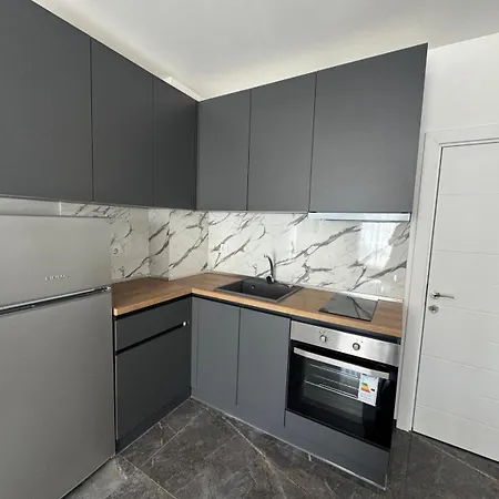 210th One Bedroom *
