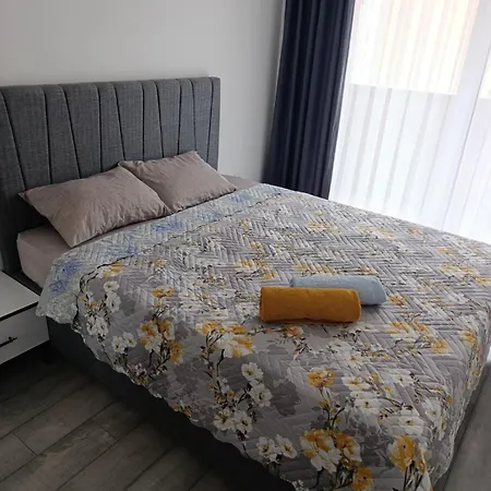 210th One Bedroom Lägenhet